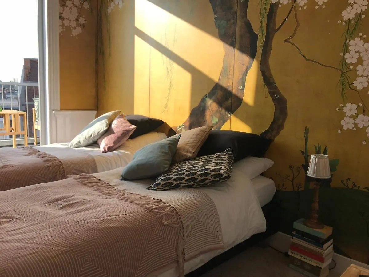 لاهاي B&B Valkenbos 0*,  هولندا