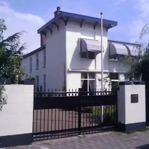  Frühstückspension Insulinde