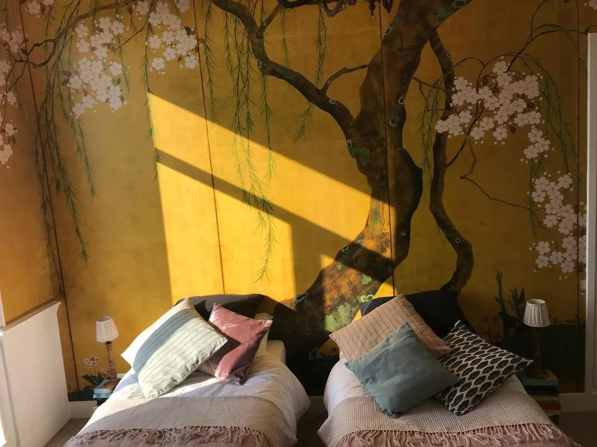 B&B Valkenbos Haag Bed & Breakfast