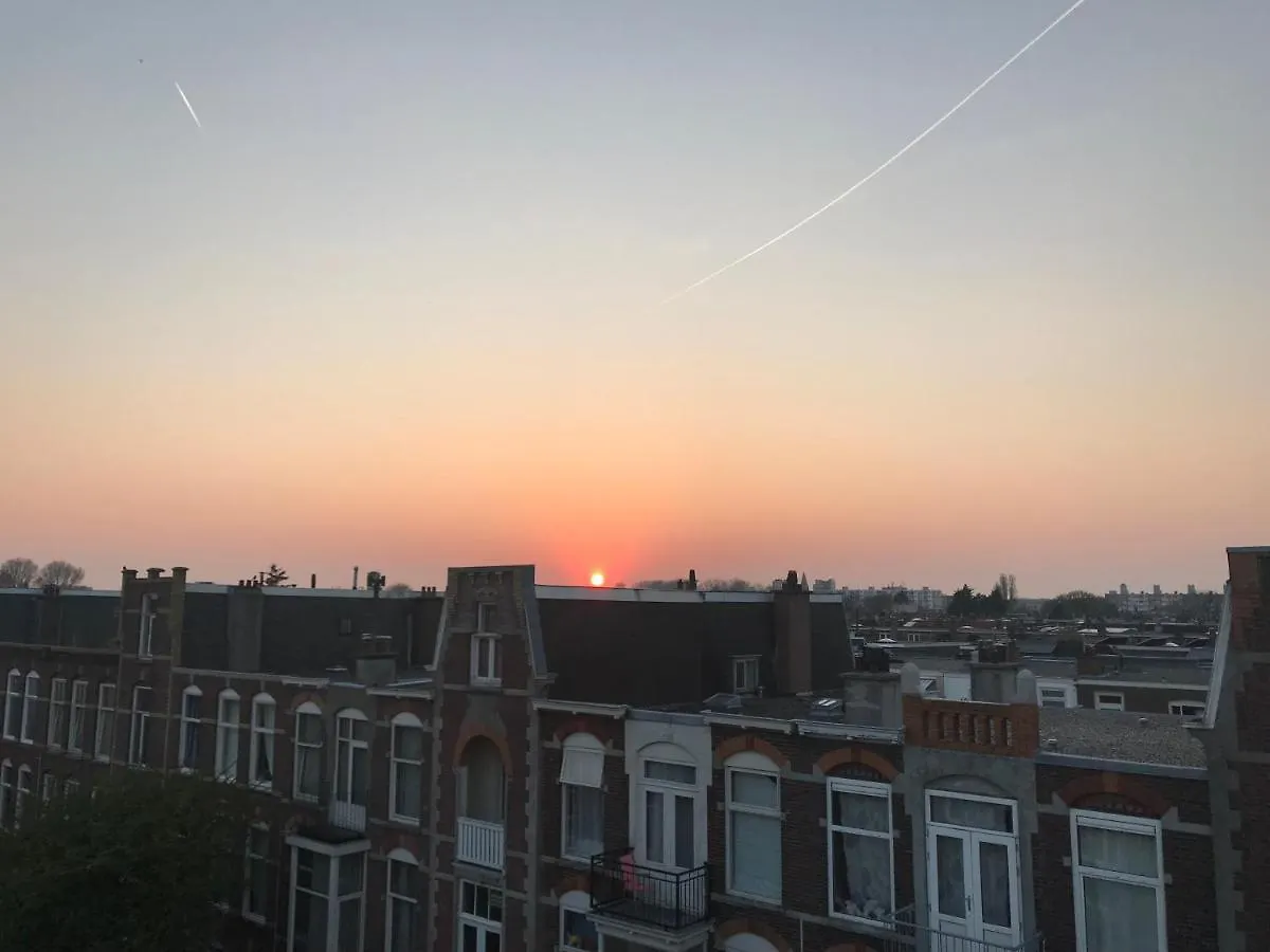 B&B Valkenbos Haag 0*,  Nederländerna