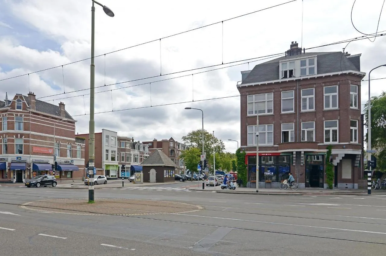 B&B Valkenbos Haag Bed & Breakfast