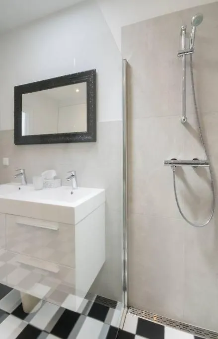 B&B Valkenbos Haag Bed & Breakfast